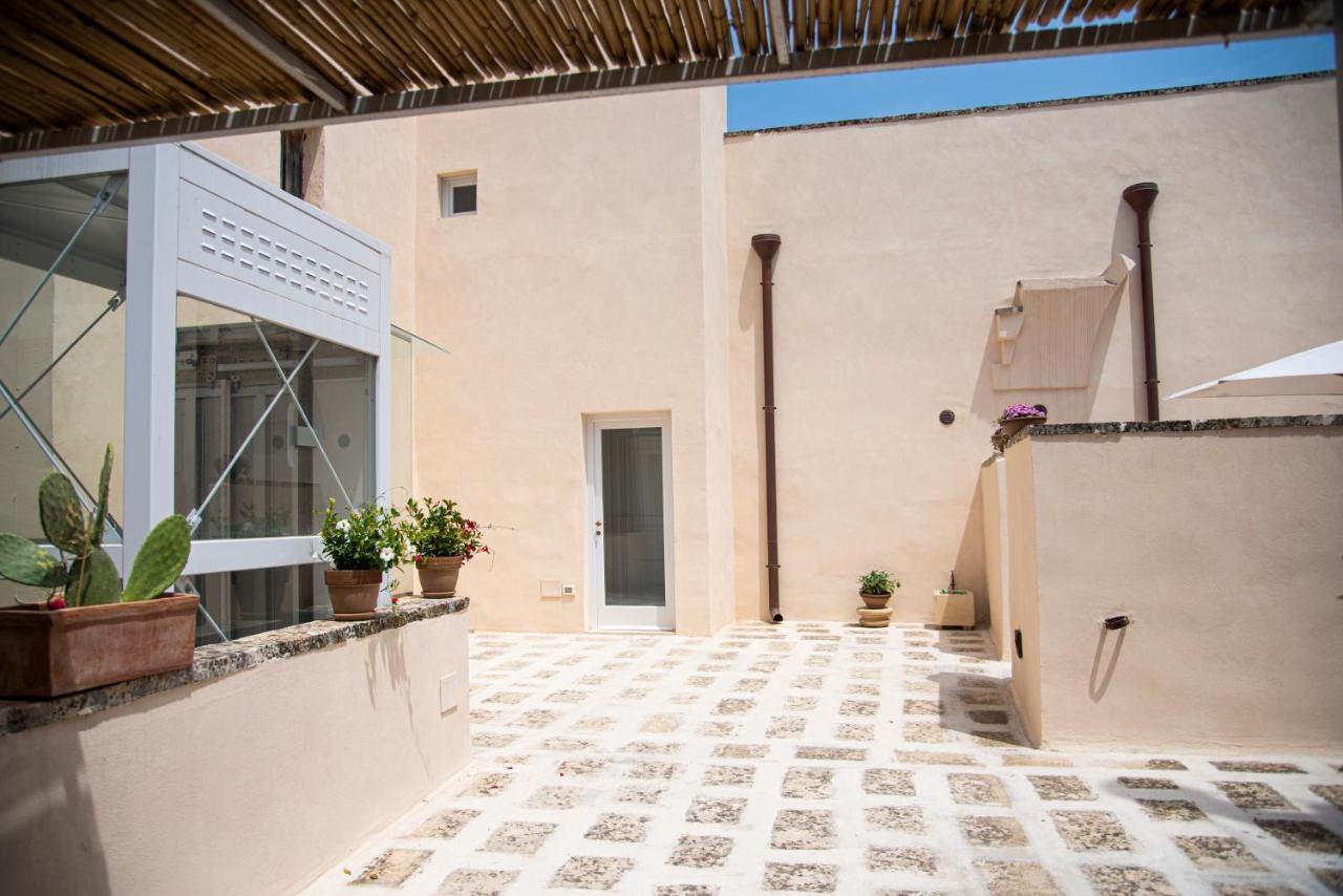 غالاتينا Palazzo Garibaldi - Luxury Suites المظهر الخارجي الصورة